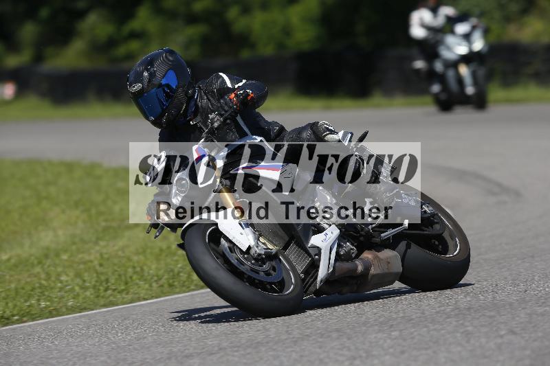 /Archiv-2024/29 12.06.2024 MOTO.CH Track Day ADR/Gruppe gelb/82